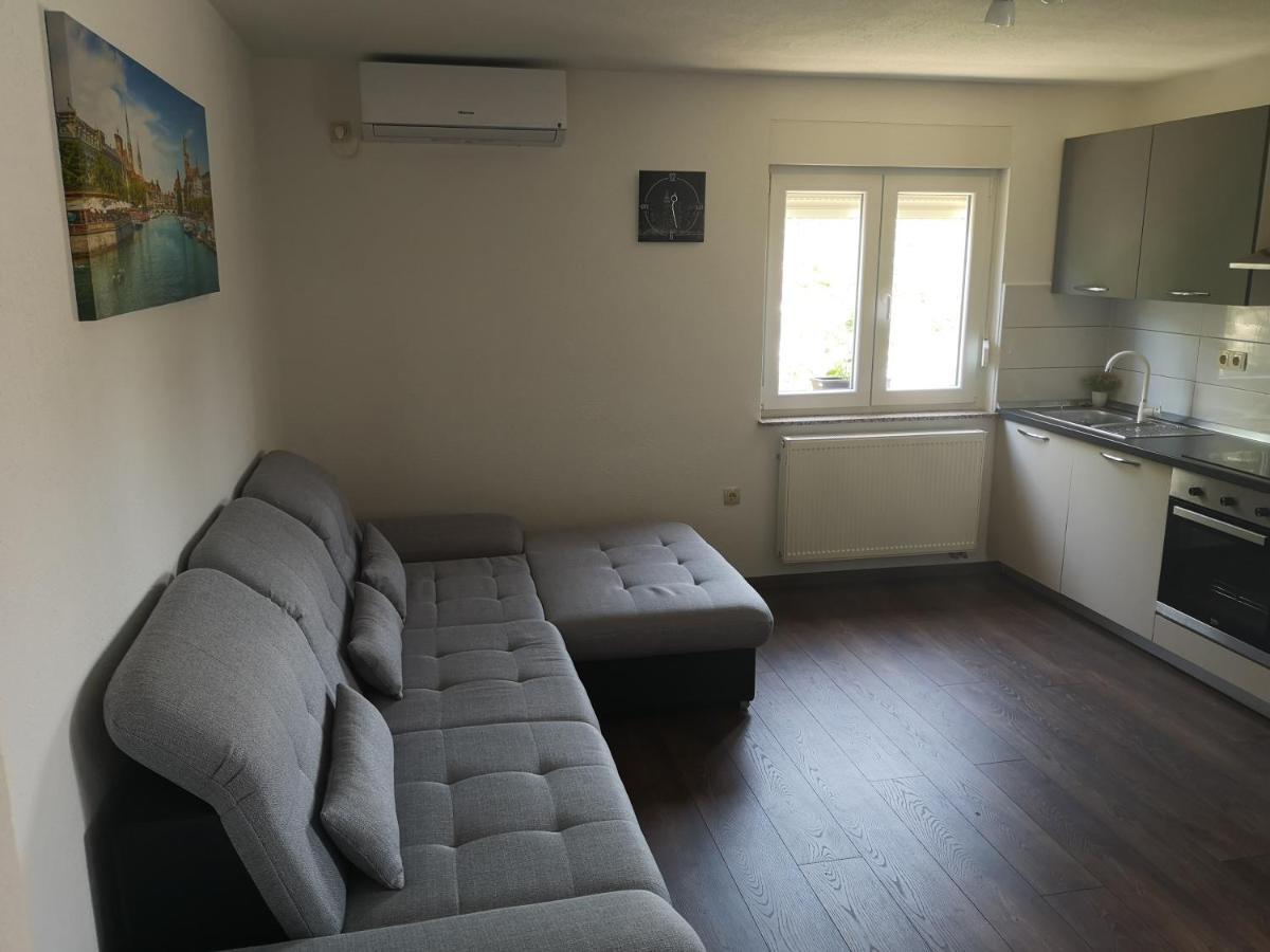 Apartmani Manda 奥米沙利 外观 照片