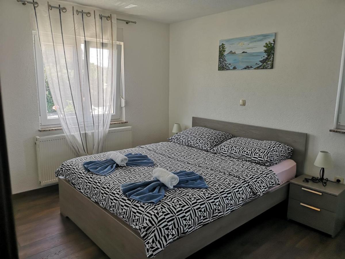Apartmani Manda 奥米沙利 外观 照片