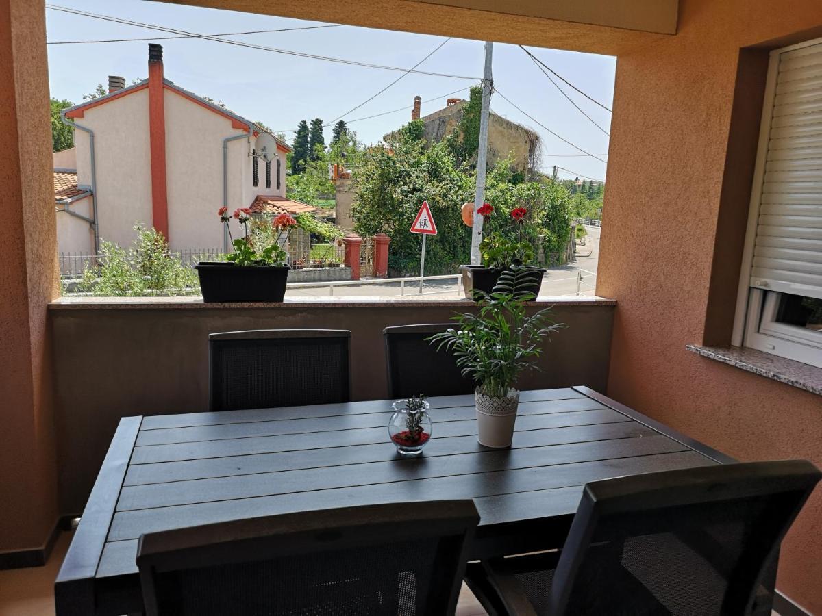 Apartmani Manda 奥米沙利 外观 照片
